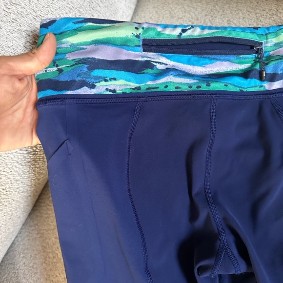Lululemon speed up crop 21” size 6 - Picture 6 of 8